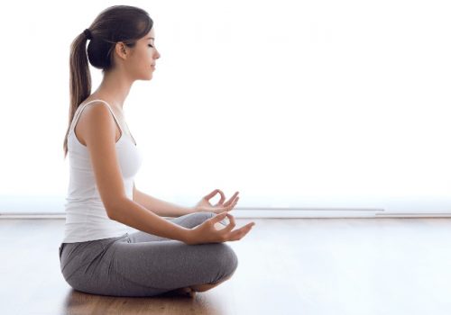 tập yoga trị đau lưng