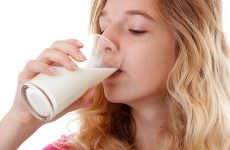 Uống sữa bột dành cho người đau dạ dày